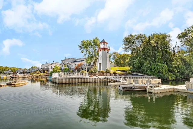 $318,923 | 106 Harbor Landing, Braidwood, IL 60408