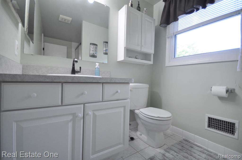 874 Bridgestone Drive Rochester Hills, MI 48309 - Photo 34 of 45