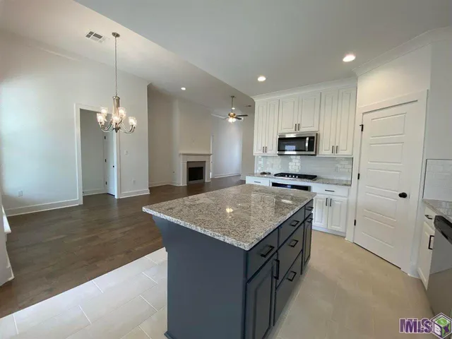 $2,000 | 30156 Sanctuary Boulevard, Denham Springs, LA 70726