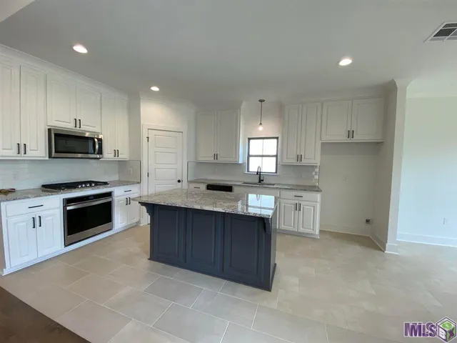 $2,000 | 30156 Sanctuary Boulevard, Denham Springs, LA 70726