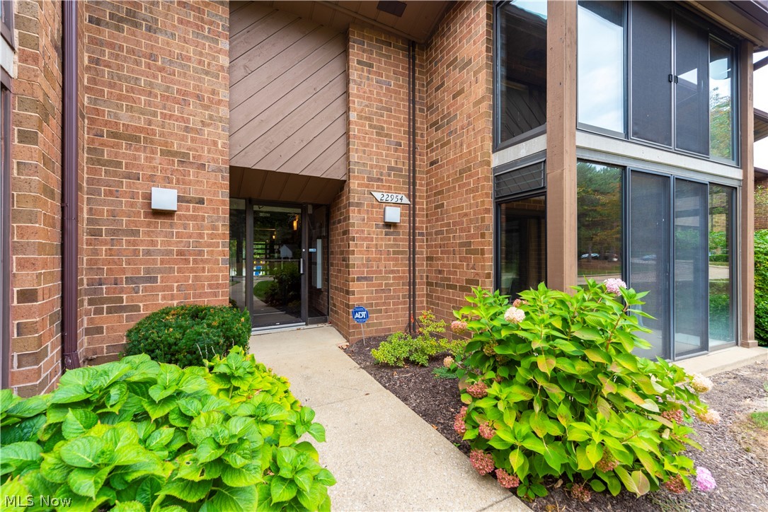 22954 Mastick Road, Unit 203 Cleveland, OH 44126 - Photo 30 of 35