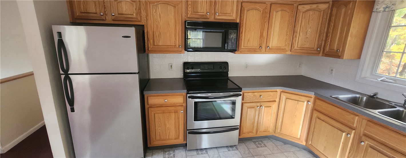 1144 Snake Hill Road Glocester, RI 02857 - Photo 6 of 23