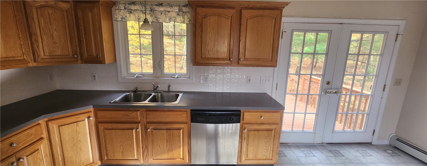 1144 Snake Hill Road Glocester, RI 02857 - Photo 8 of 23