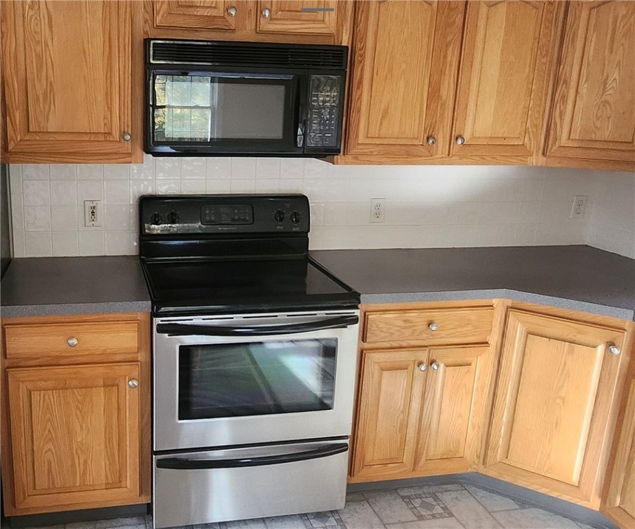 1144 Snake Hill Road Glocester, RI 02857 - Photo 10 of 23