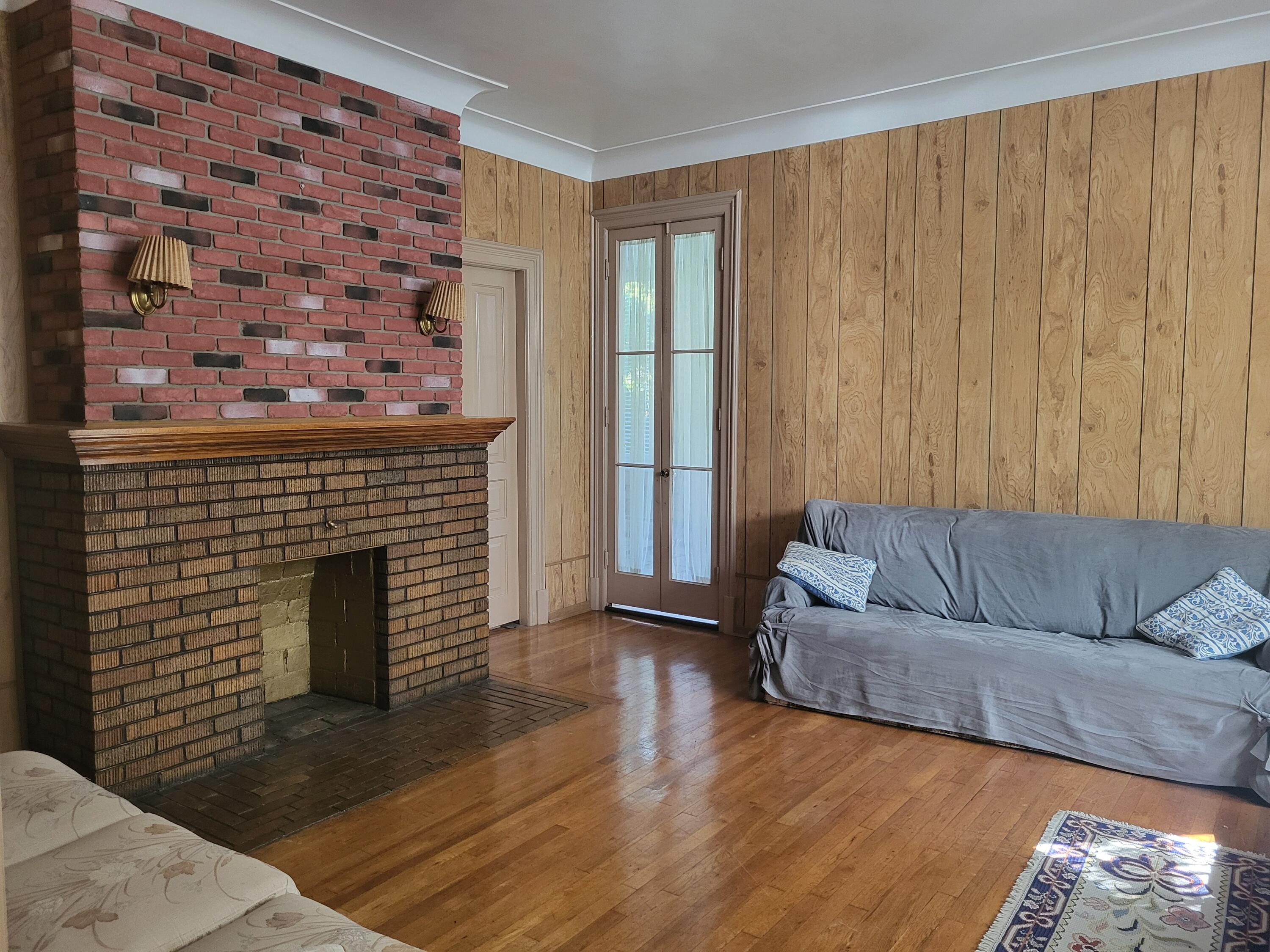 1455 Vinewood Street Detroit, MI 48216 - Photo 14 of 59 5b Living Room