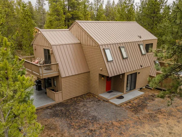 $809,900 | 18066 East Butte Lane, Sunriver, OR 97707