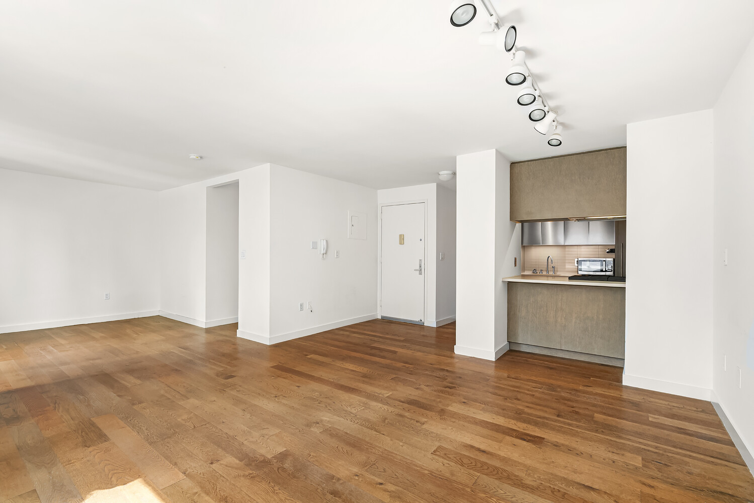 225 Rector Place, Unit 11S Manhattan, NY 10280 - Photo 9 of 19