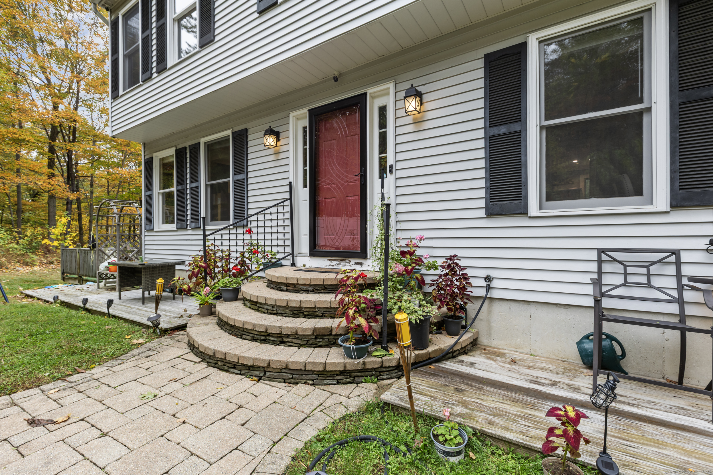 36 Carriage House Drive Danbury, CT 06810 - Photo 4 of 32