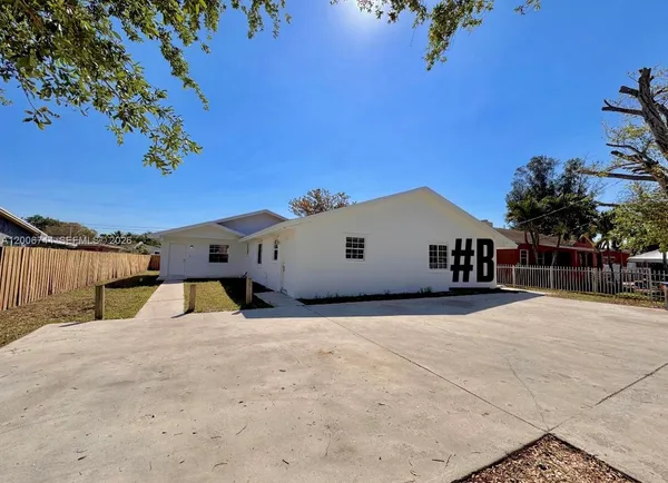 $2,450 | 15741 Northwest 40th Court, Unit B, Miami Gardens, FL 33054