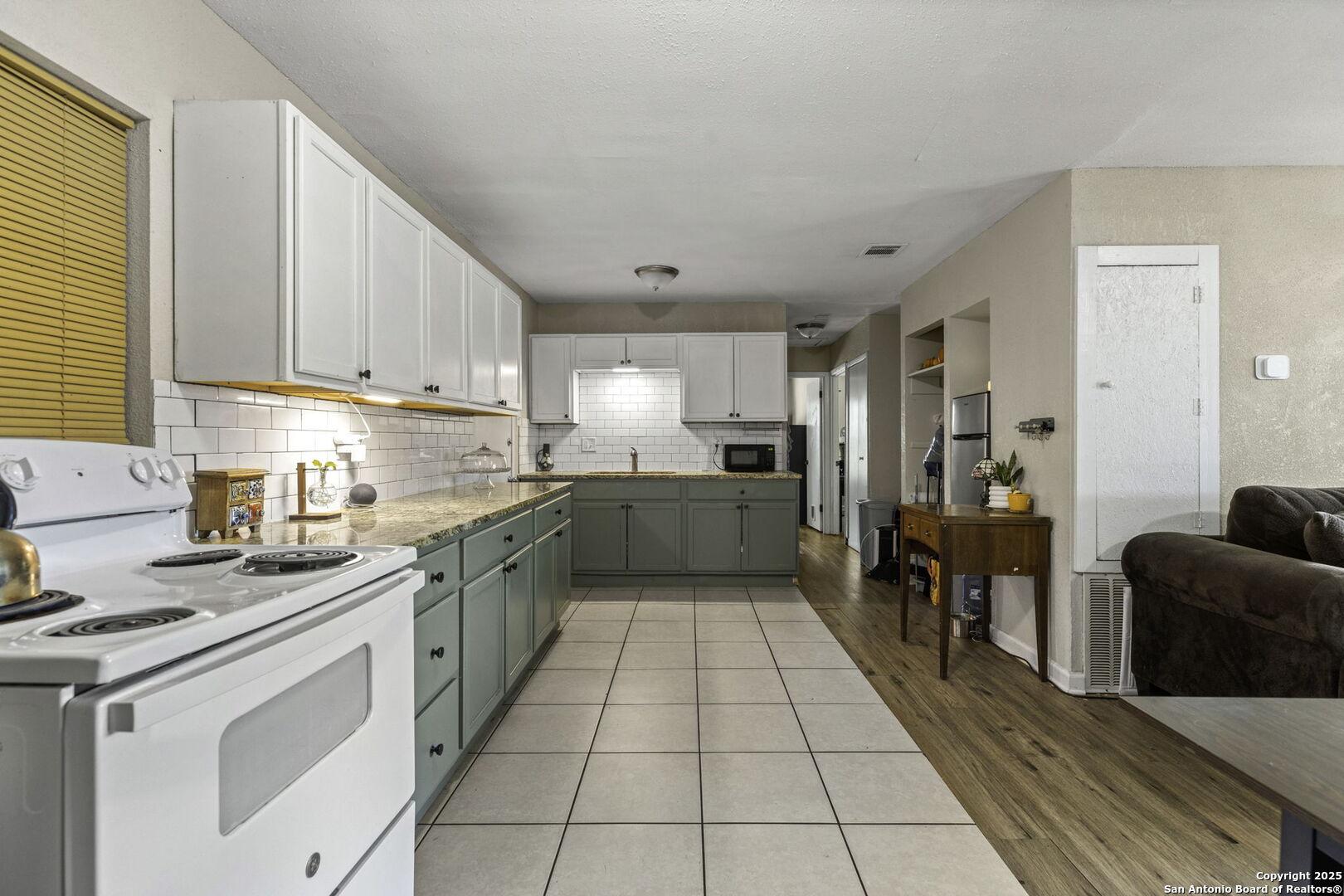 2038 Springvale Drive San Antonio, TX 78227 - Photo 10 of 25