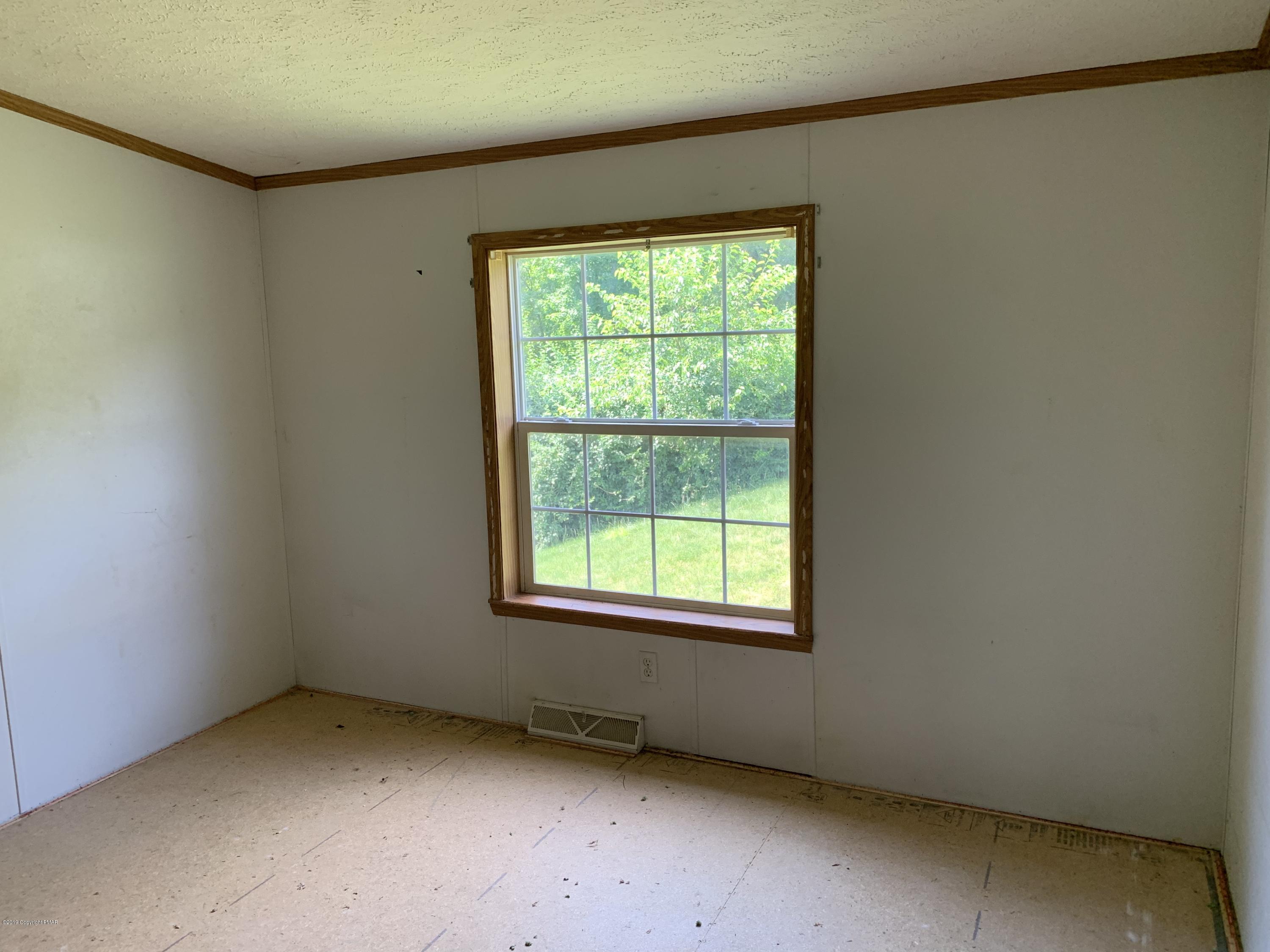 189 Rutt Road Bangor, PA 18013 - Photo 16 of 19 IMG_7025