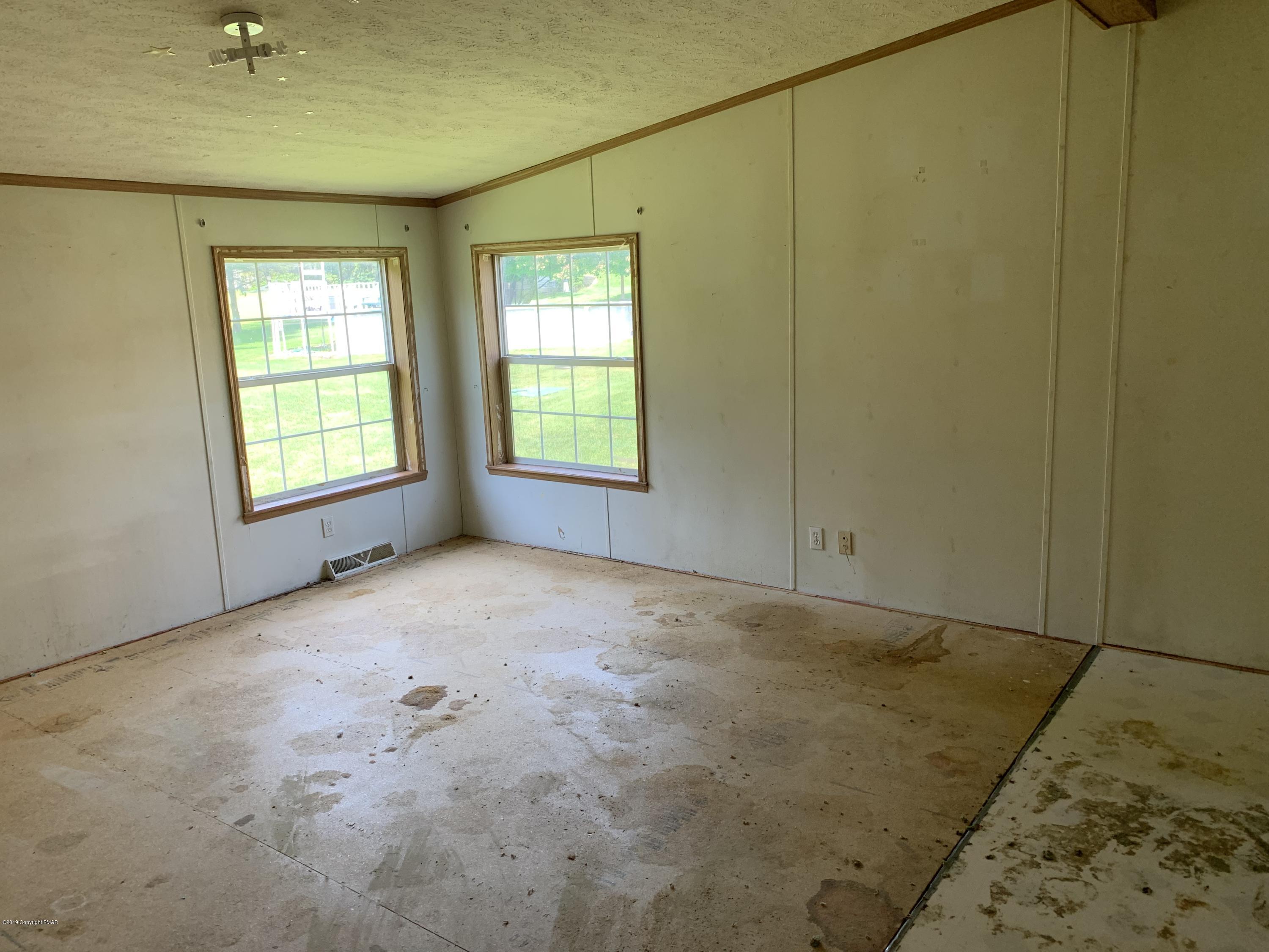 189 Rutt Road Bangor, PA 18013 - Photo 5 of 19 IMG_7014