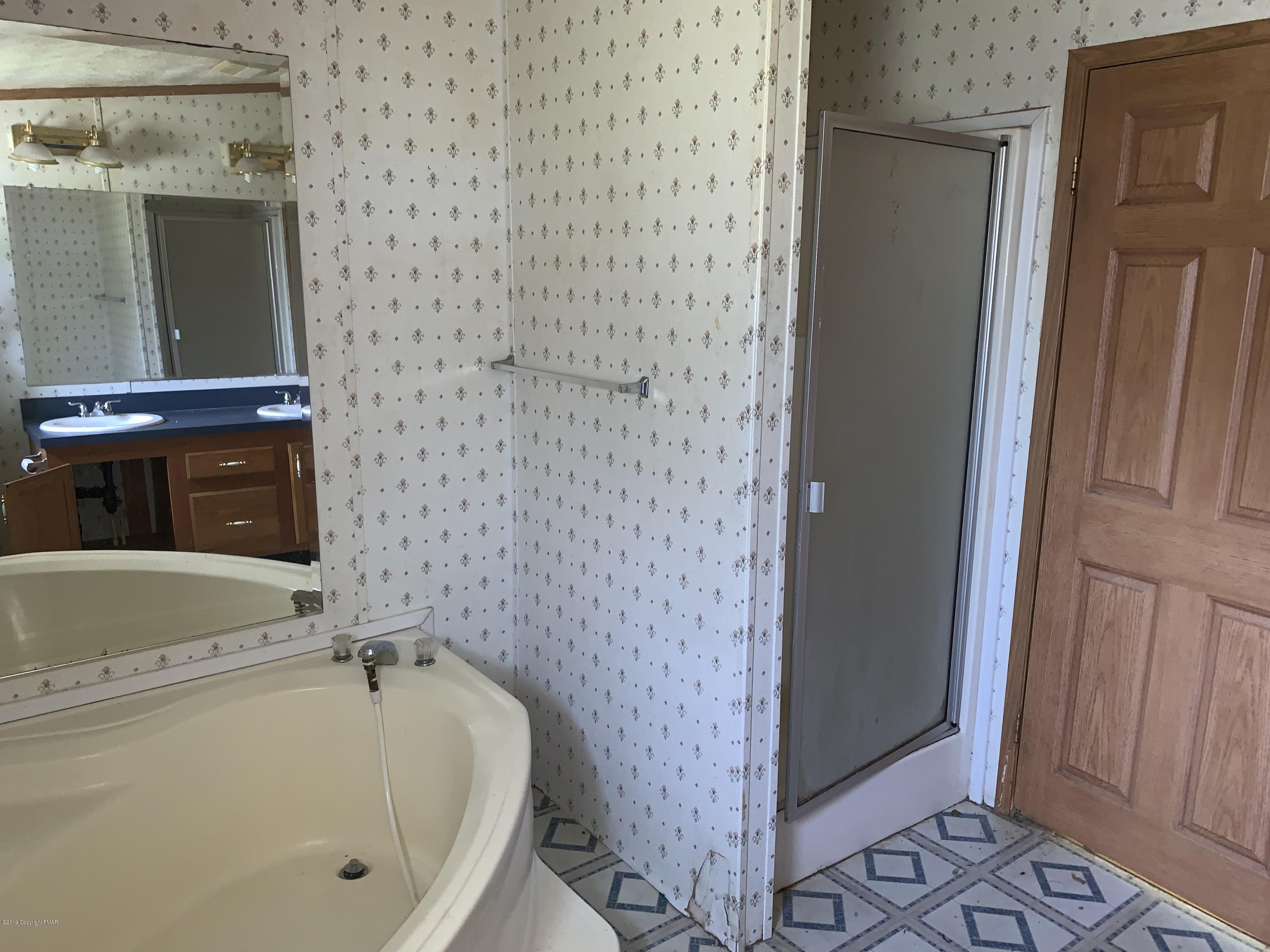 189 Rutt Road Bangor, PA 18013 - Photo 8 of 19 IMG_7017
