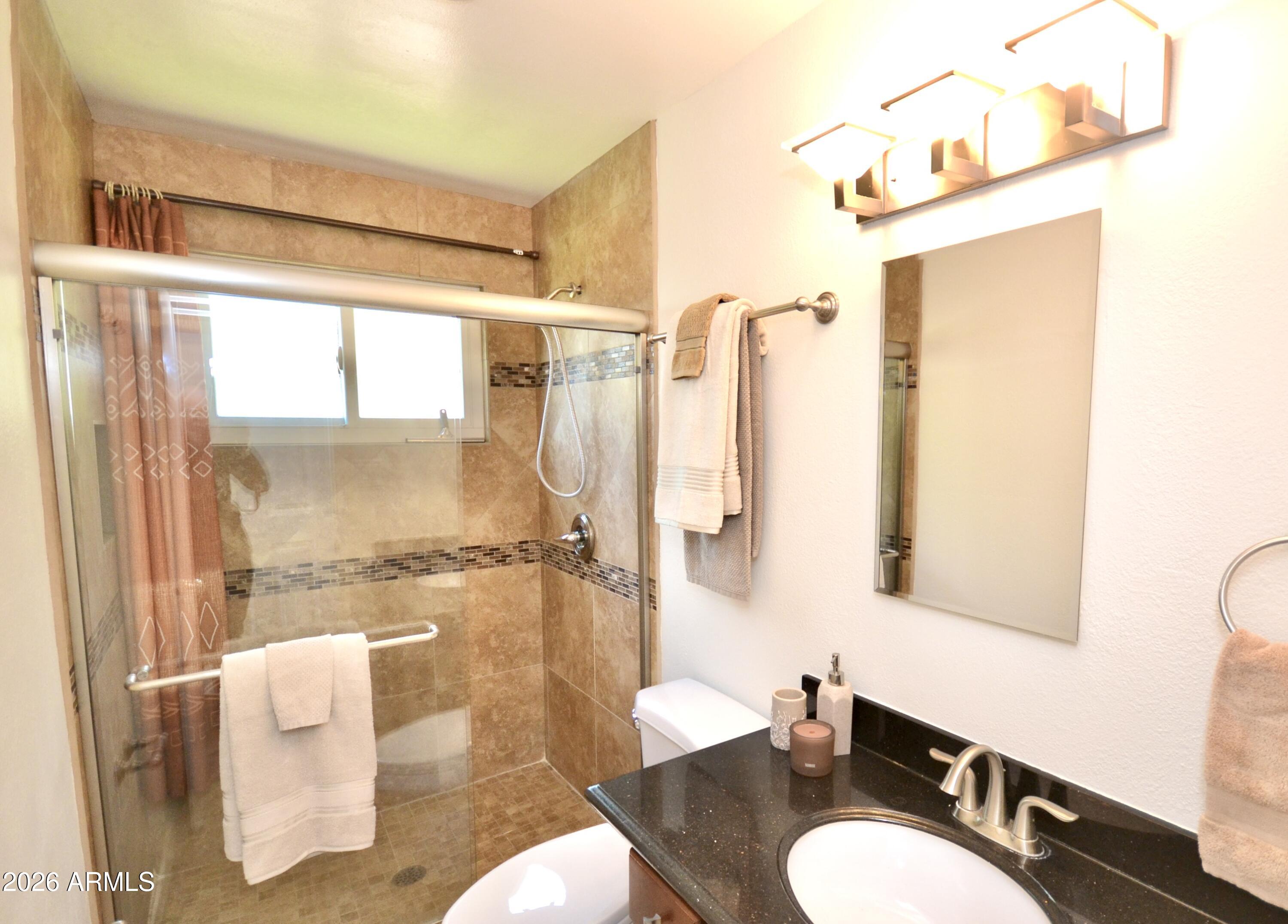1215 West Colter Street Phoenix, AZ 85013 - Photo 13 of 42 Primary Bathroom