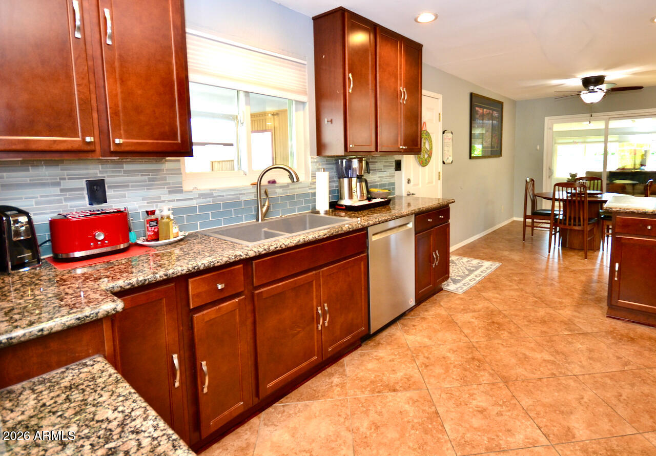 1215 West Colter Street Phoenix, AZ 85013 - Photo 13 of 41 DSC_0325