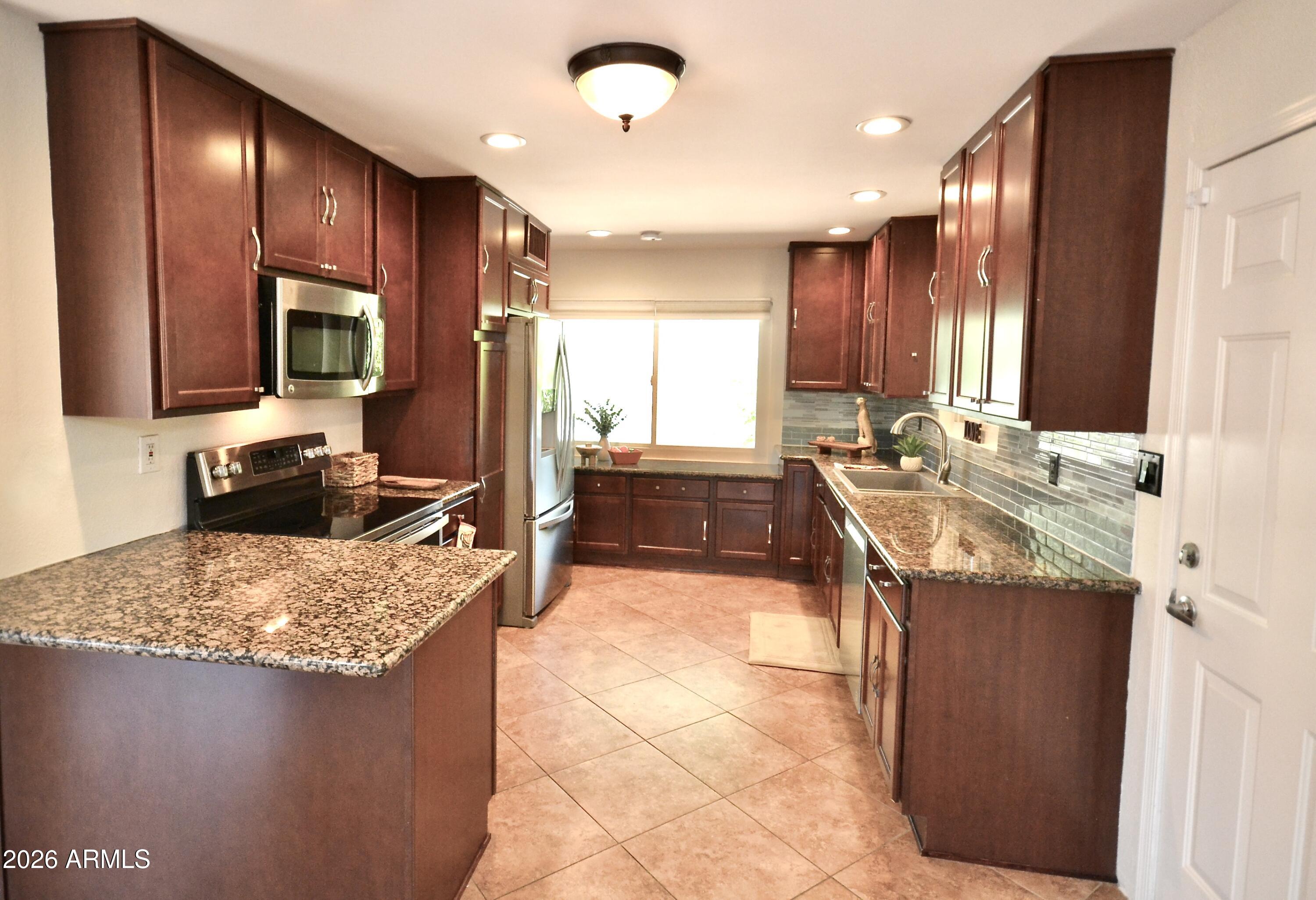 1215 West Colter Street Phoenix, AZ 85013 - Photo 19 of 42 Kitchen