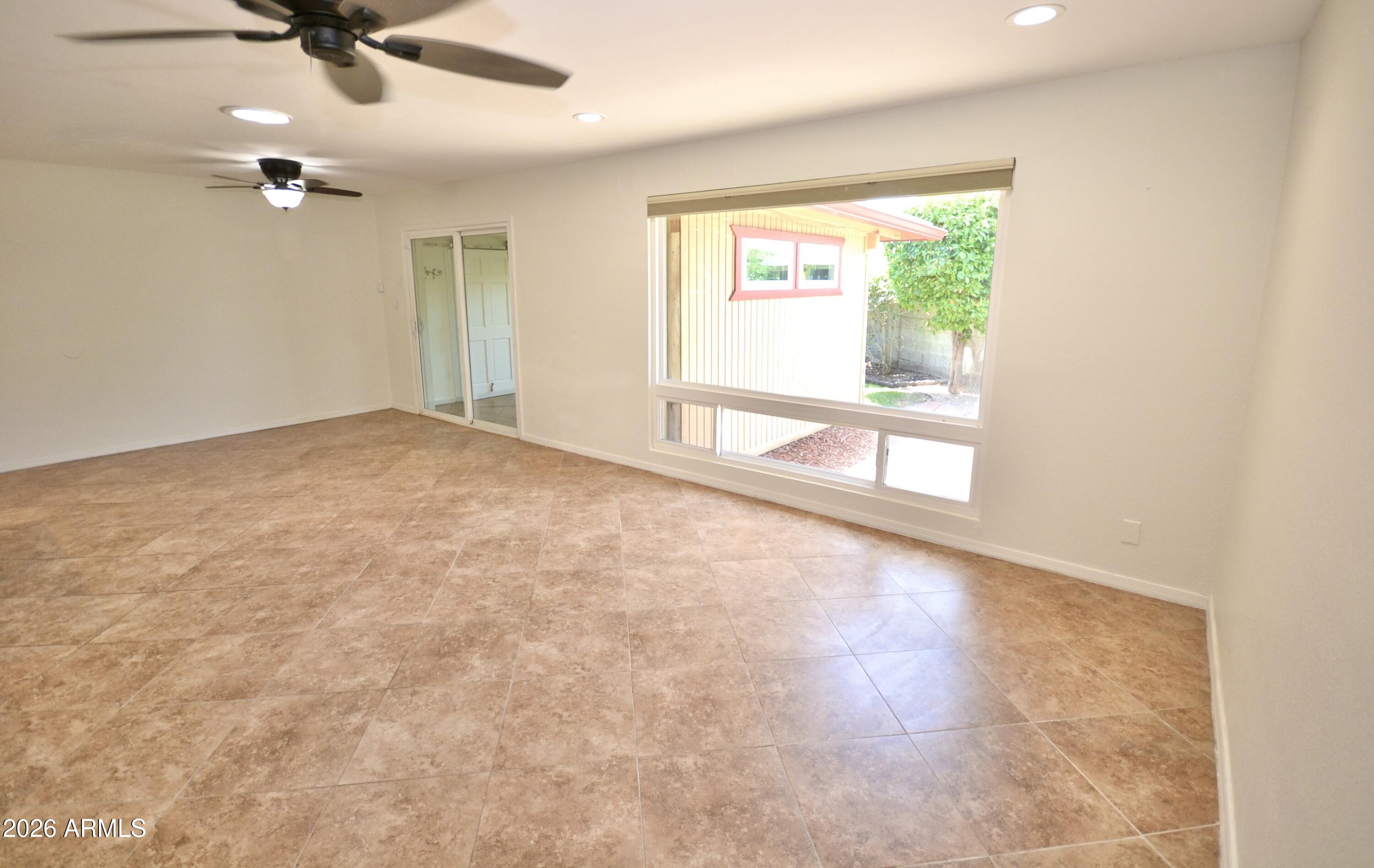 1215 West Colter Street Phoenix, AZ 85013 - Photo 22 of 42 Living/Dining Room