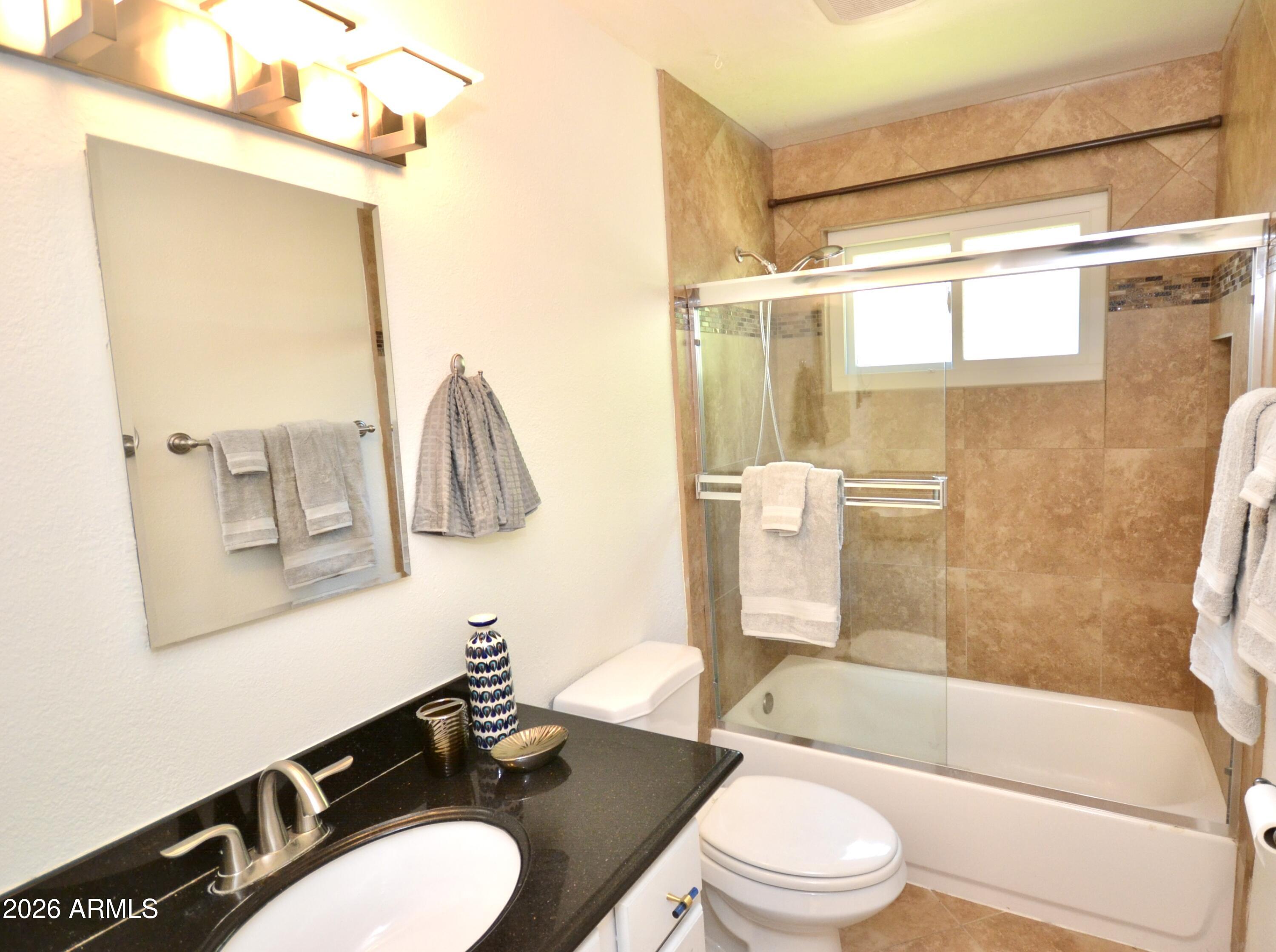 1215 West Colter Street Phoenix, AZ 85013 - Photo 28 of 42 Guest Bathroom