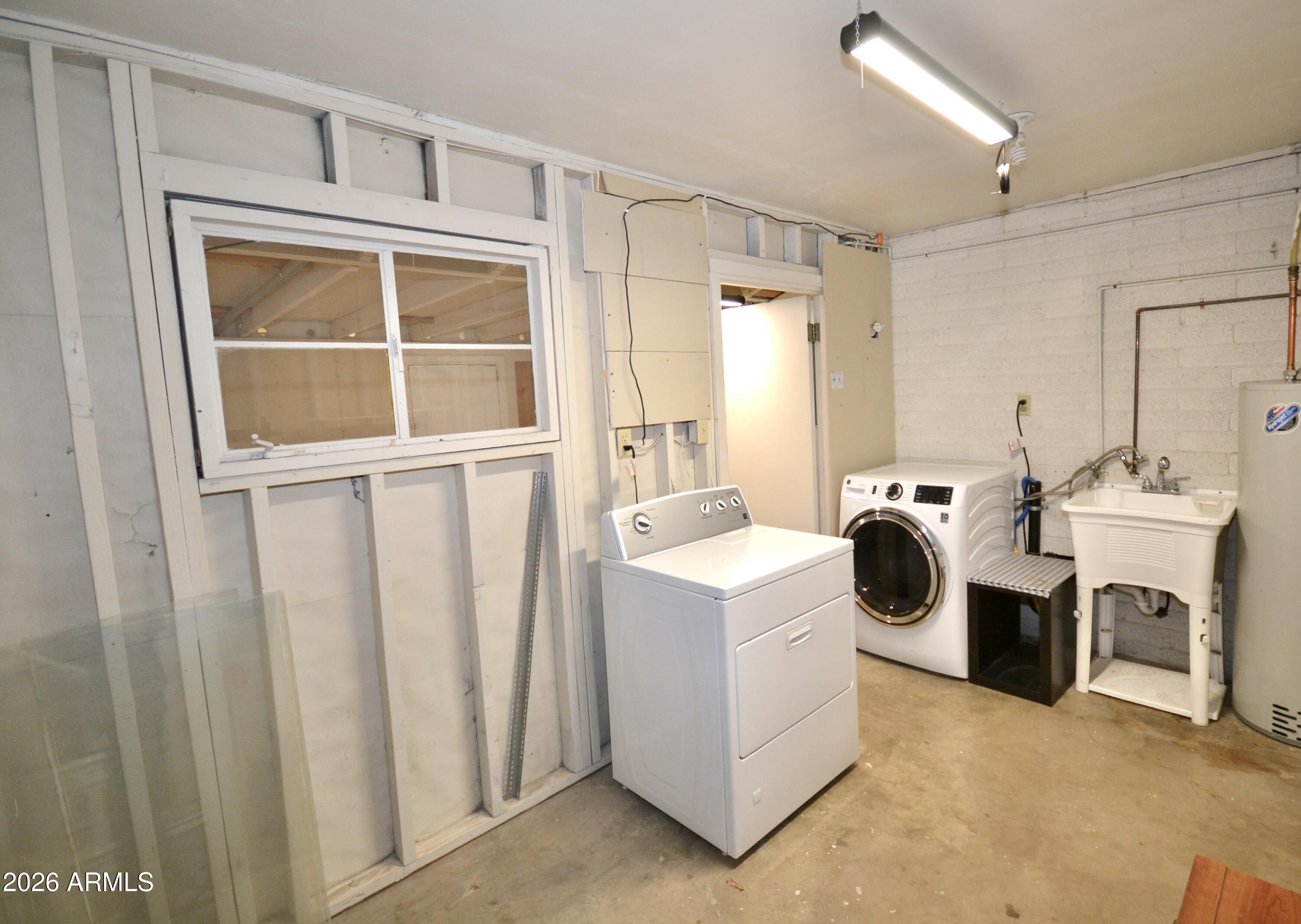 1215 West Colter Street Phoenix, AZ 85013 - Photo 34 of 42 Laundry Room