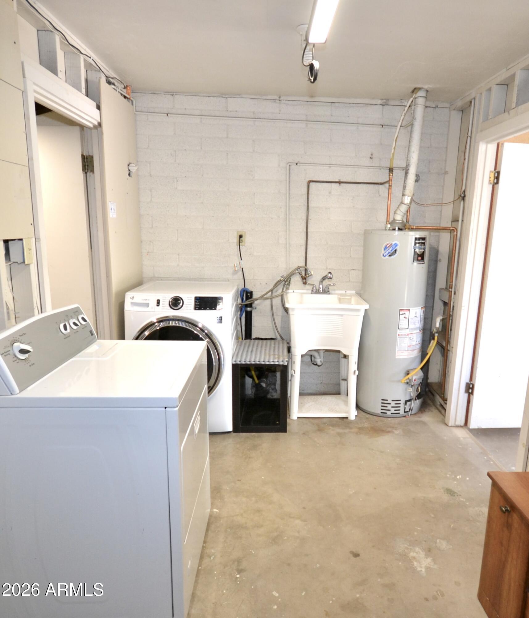 1215 West Colter Street Phoenix, AZ 85013 - Photo 35 of 42 Laundry Room