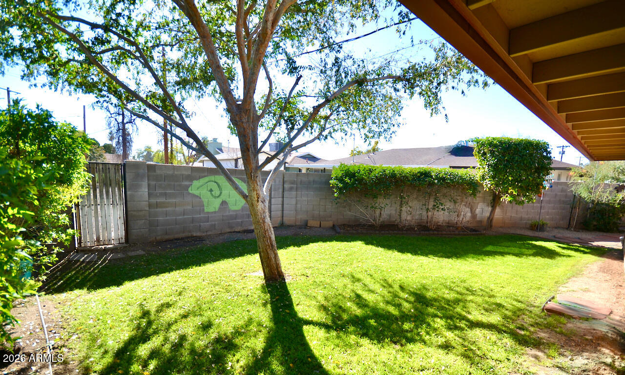 1215 West Colter Street Phoenix, AZ 85013 - Photo 37 of 41 DSC_0408