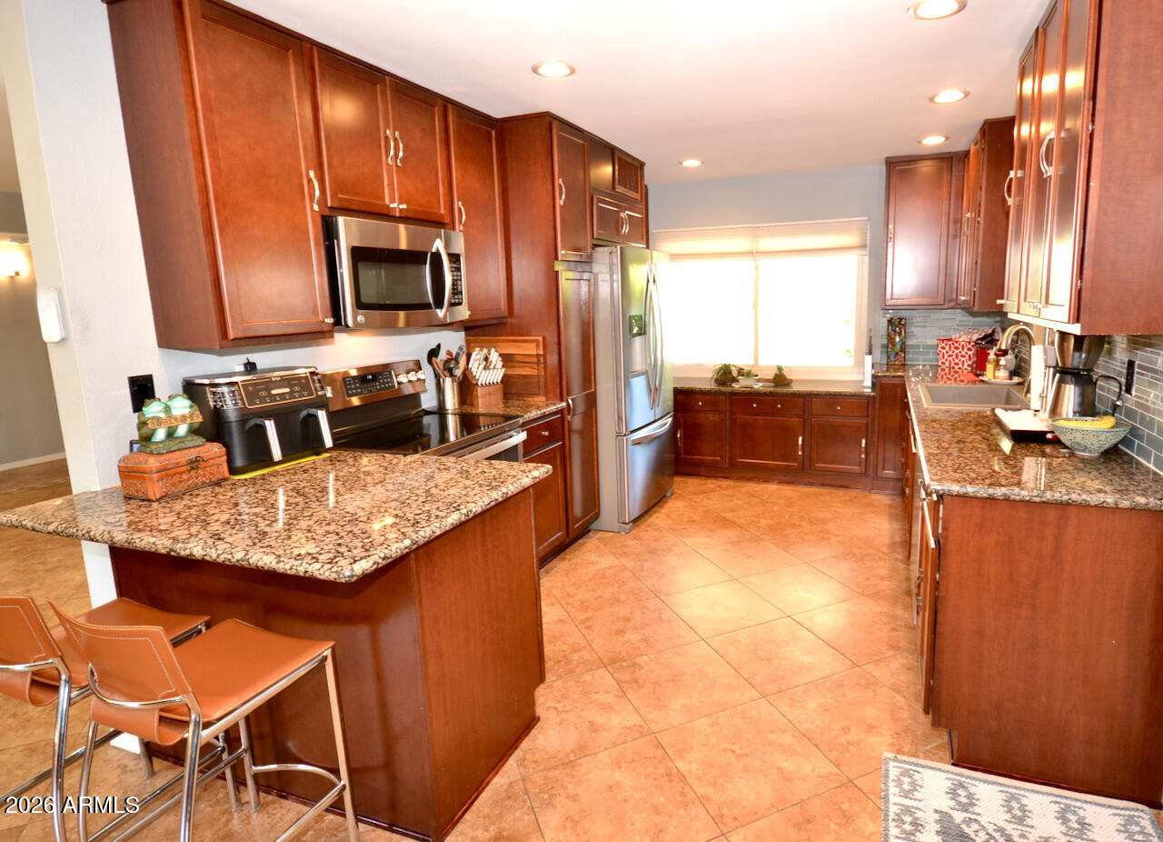 1215 West Colter Street Phoenix, AZ 85013 - Photo 3 of 41 DSC_0321