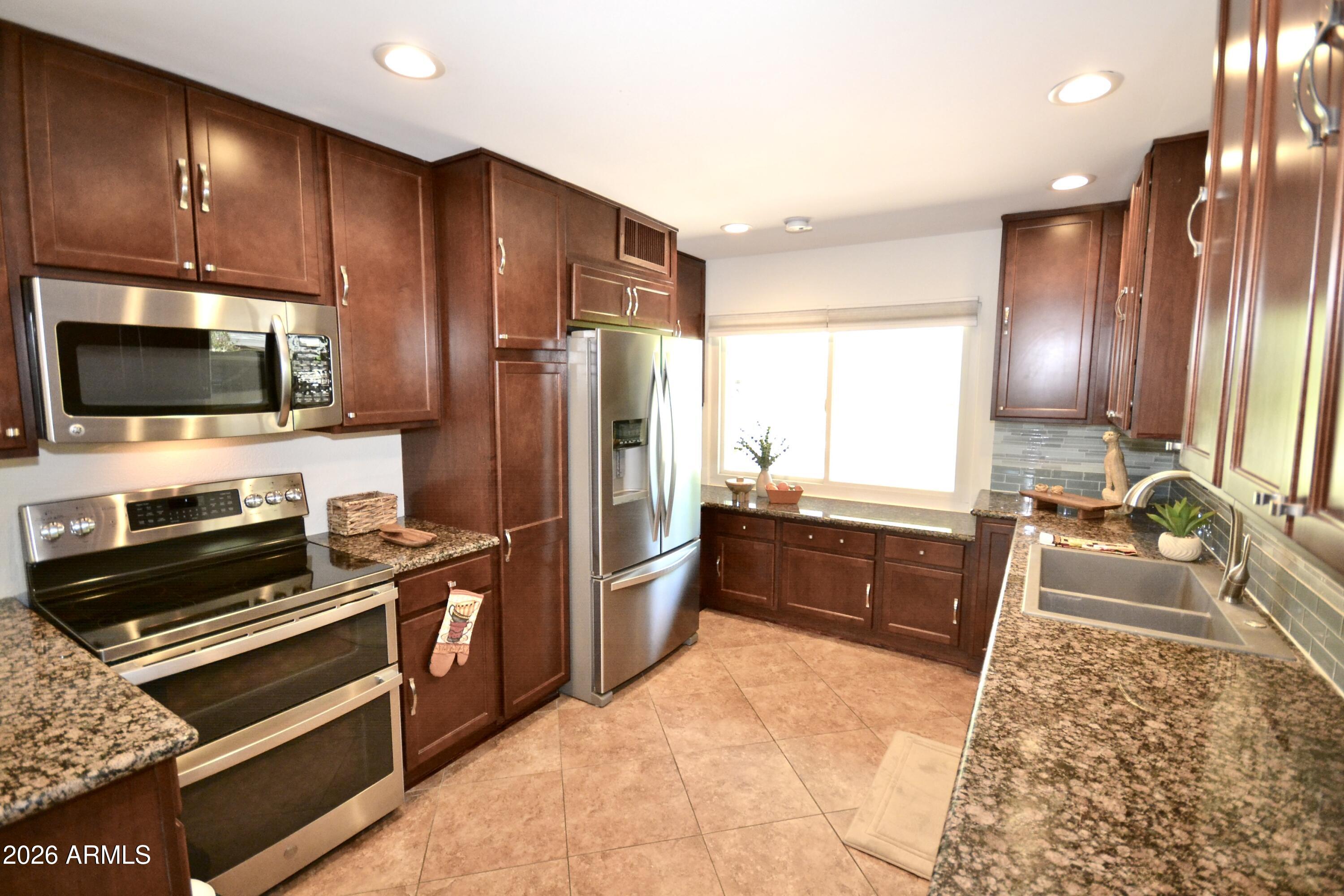 1215 West Colter Street Phoenix, AZ 85013 - Photo 3 of 42 Kitchen