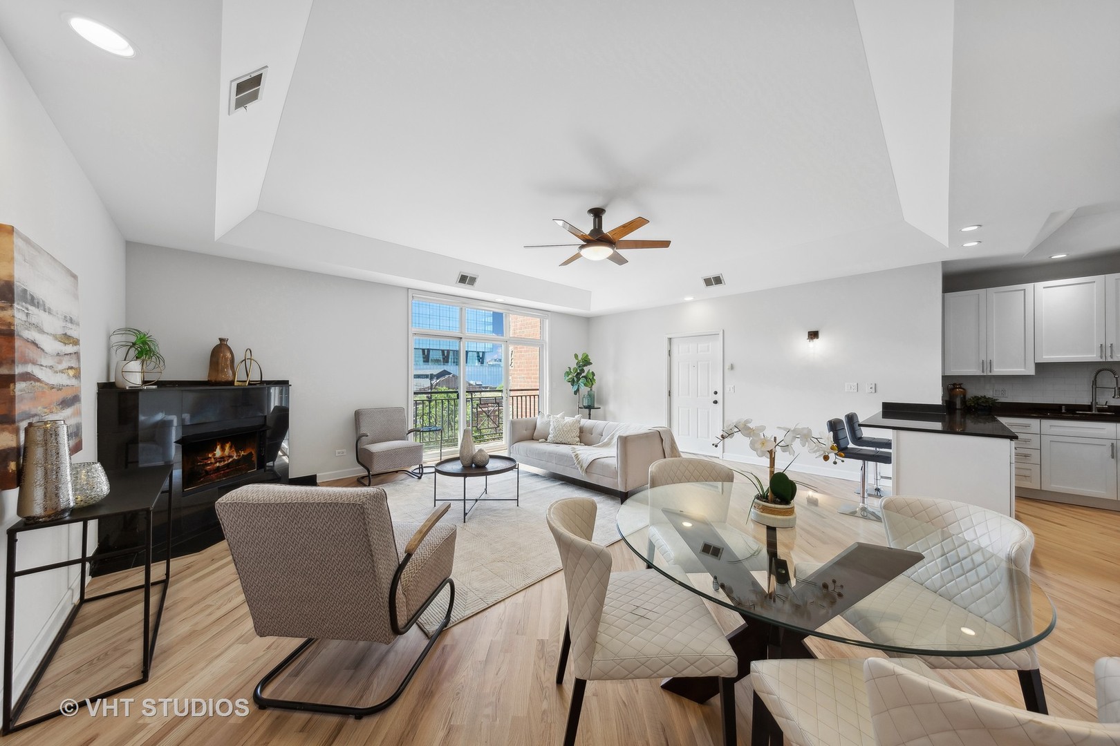 820 West Hubbard Street, Unit 4 Chicago, IL 60642 - Photo 2 of 28