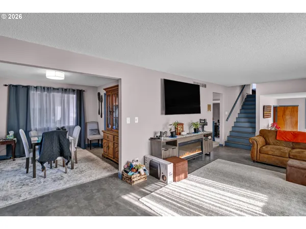 $599,999 | 389 Maxwell Road, Eugene, OR 97404