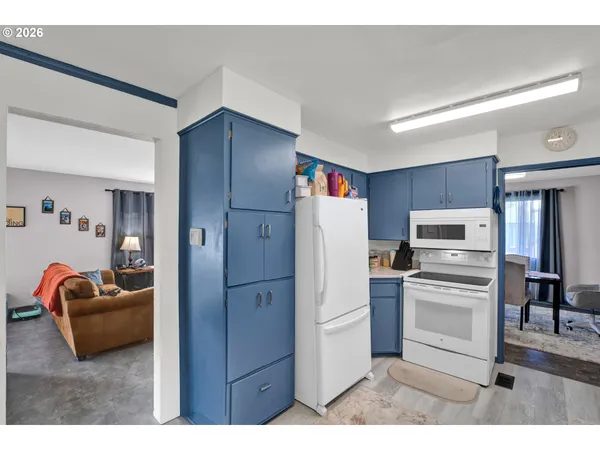 $599,999 | 389 Maxwell Road, Eugene, OR 97404