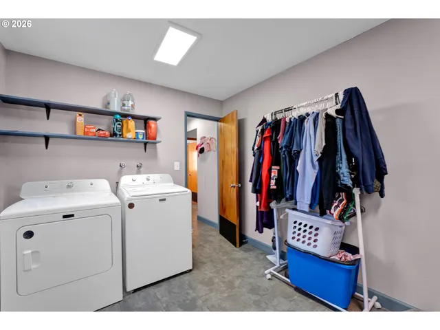 $599,999 | 389 Maxwell Road, Eugene, OR 97404