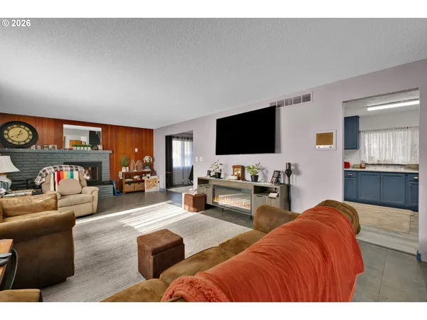 $599,999 | 389 Maxwell Road, Eugene, OR 97404