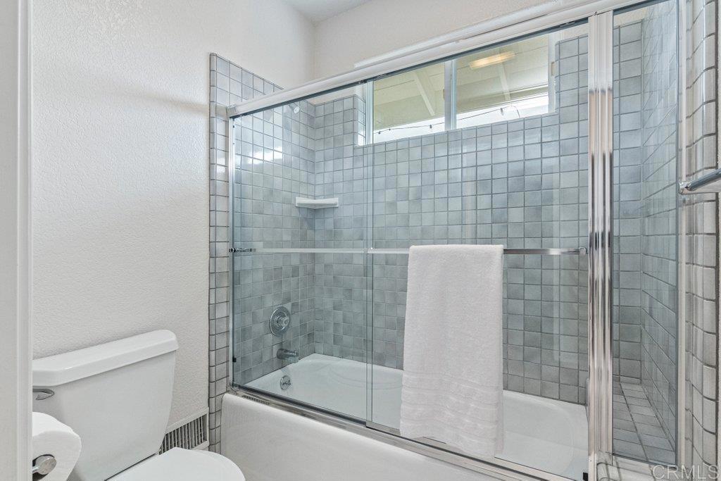 4327 Hollyhill Road Vista, CA 92084 - Photo 22 of 40 Guest Bath