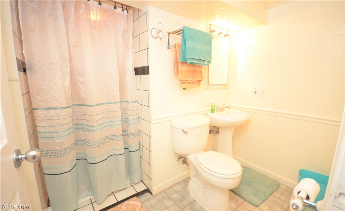 117 Lear Road Avon Lake, OH 44012 - Photo 25 of 31 Walk in tile shower in this full bath