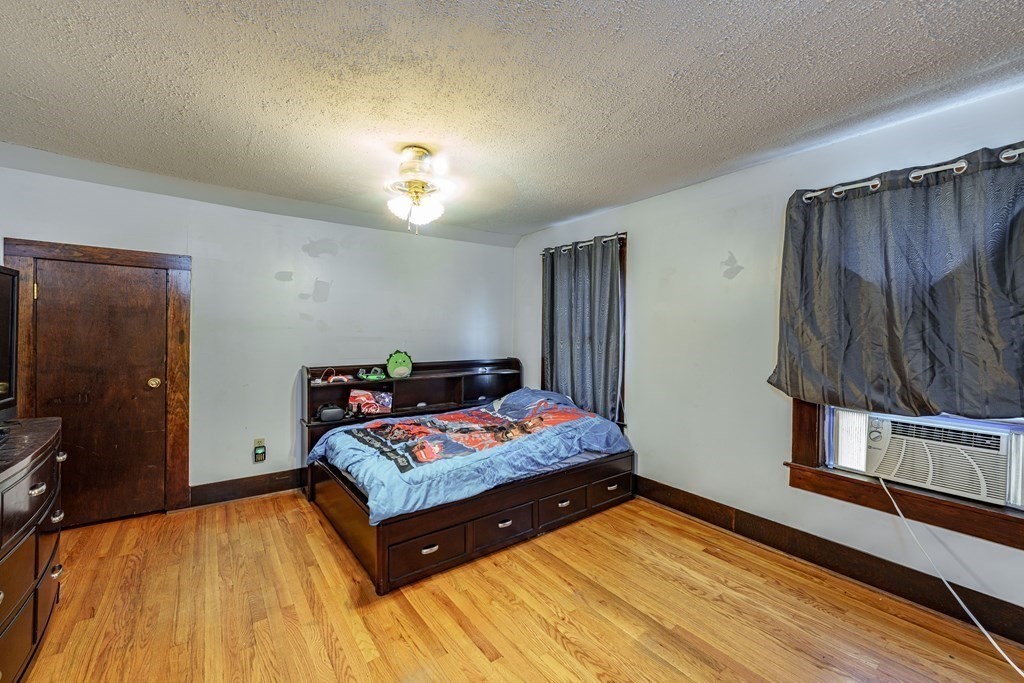 1439 Worcester Street Springfield, MA 01151 - Photo 11 of 31