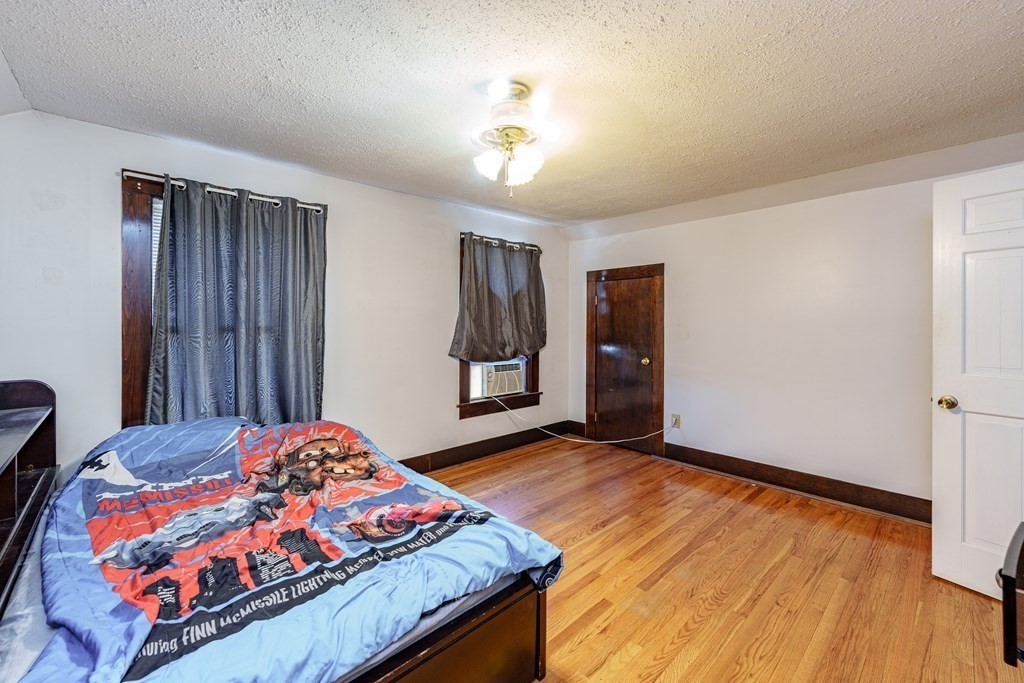 1439 Worcester Street Springfield, MA 01151 - Photo 13 of 31