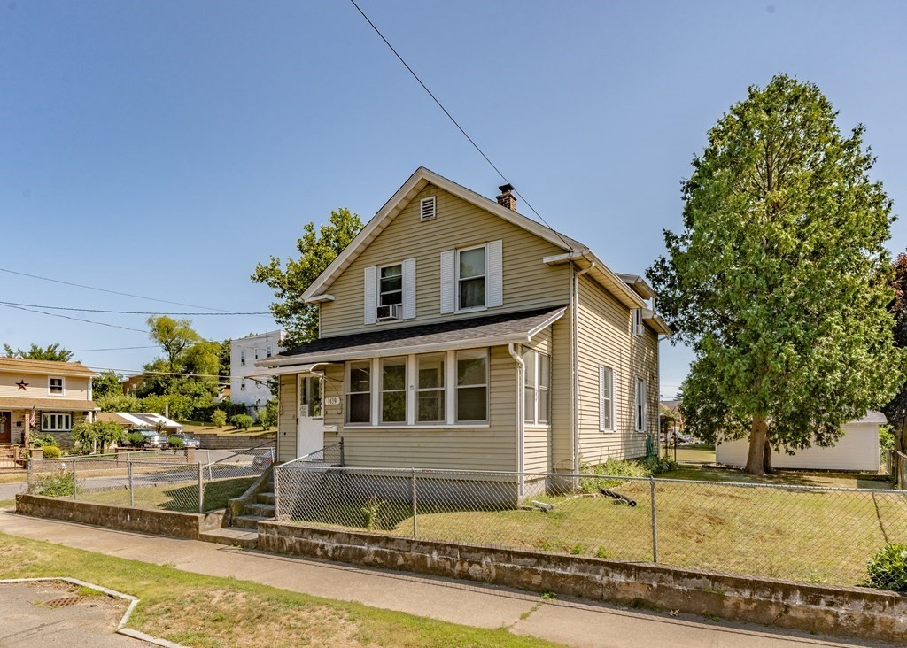 1439 Worcester Street Springfield, MA 01151 - Photo 2 of 31