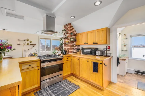 $455,000 | 7 Jenckes Street, Unit 5, Providence, RI 02906