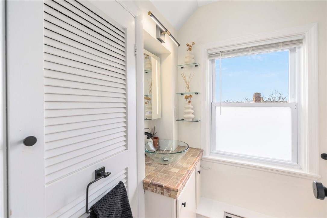 7 Jenckes Street, Unit 5 Providence, RI 02906 - Photo 19 of 36