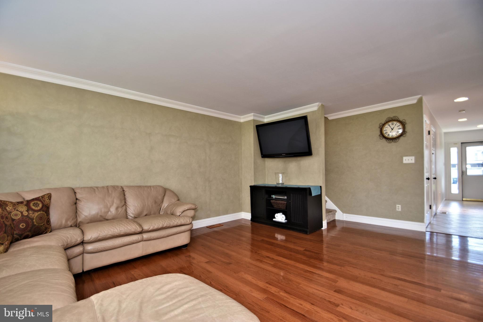 109 Deer Run Road Perkasie, PA 18944 - Photo 11 of 30 Living room