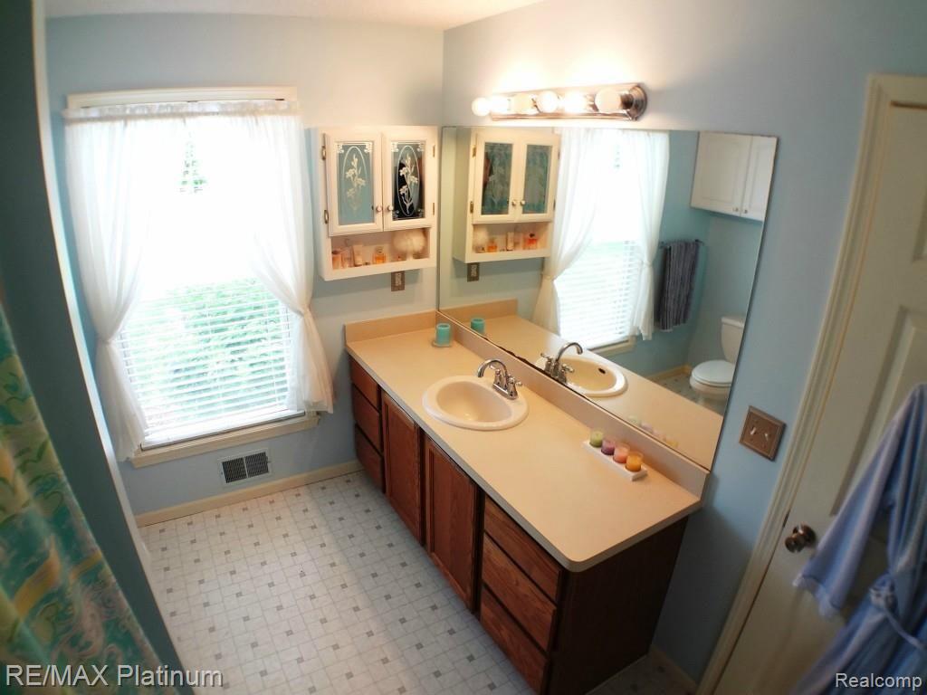 1200 South Elliott Road Fowlerville, MI 48836 - Photo 18 of 44