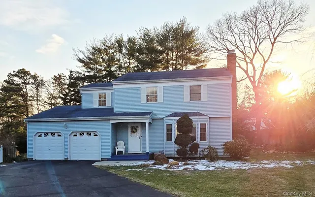 $819,999 | 19 Sherwood Court, Ronkonkoma, NY 11779