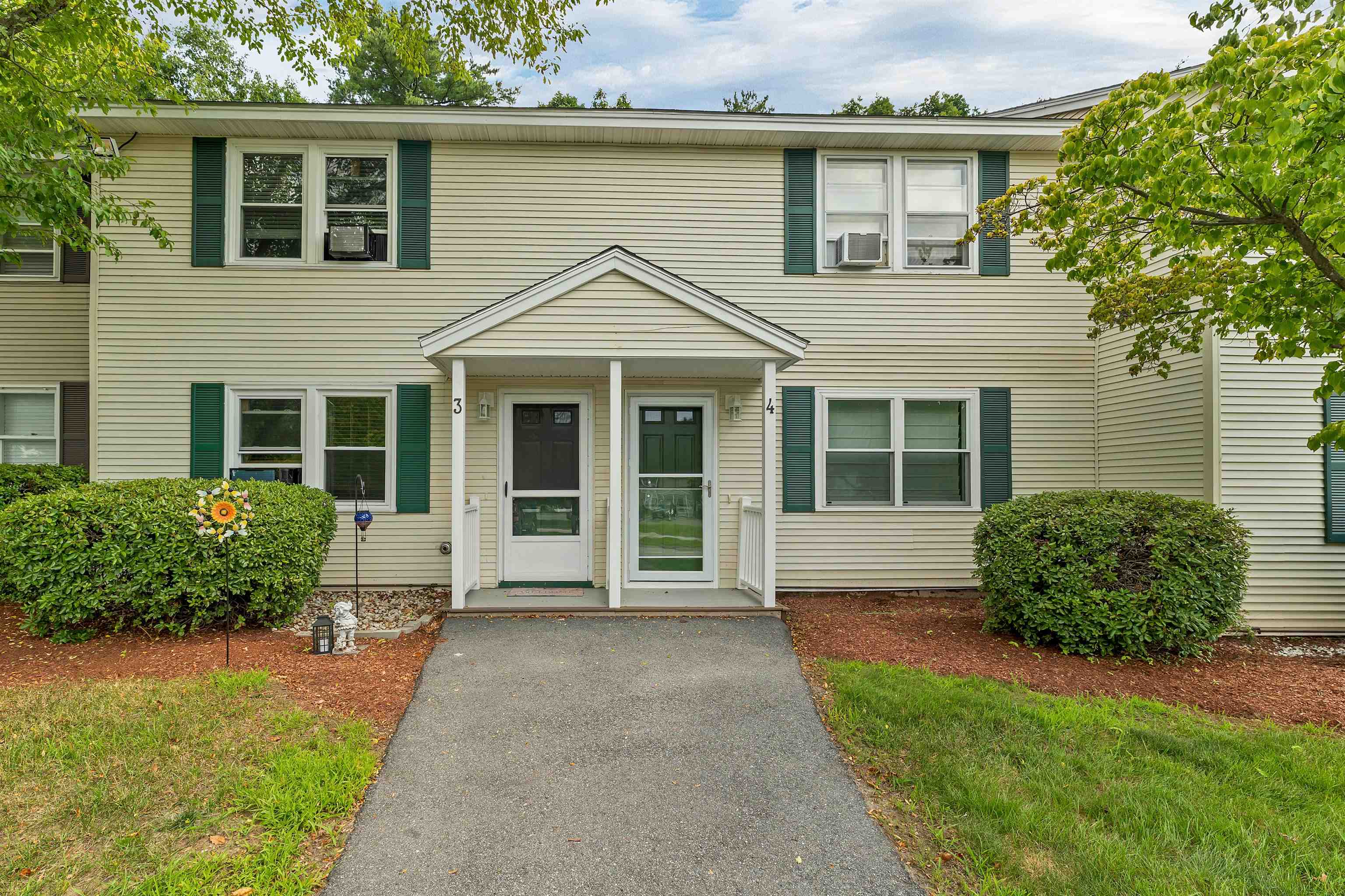 1035 South Mammoth Road, Unit 3 Manchester, NH 03109 - Photo 2 of 37
