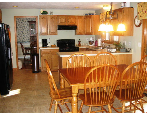74 Ireta Road Shrewsbury, MA 01545 - Photo 4 of 11 Gallery Image 4