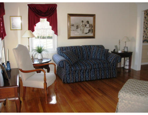 74 Ireta Road Shrewsbury, MA 01545 - Photo 6 of 11 Gallery Image 6