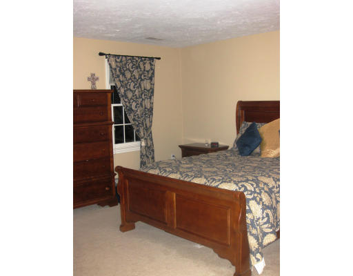 74 Ireta Road Shrewsbury, MA 01545 - Photo 8 of 11 Gallery Image 8