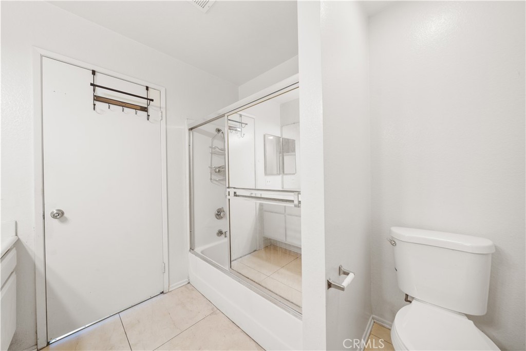 18 Town And Country Road Pomona, CA 91766 - Photo 25 of 60