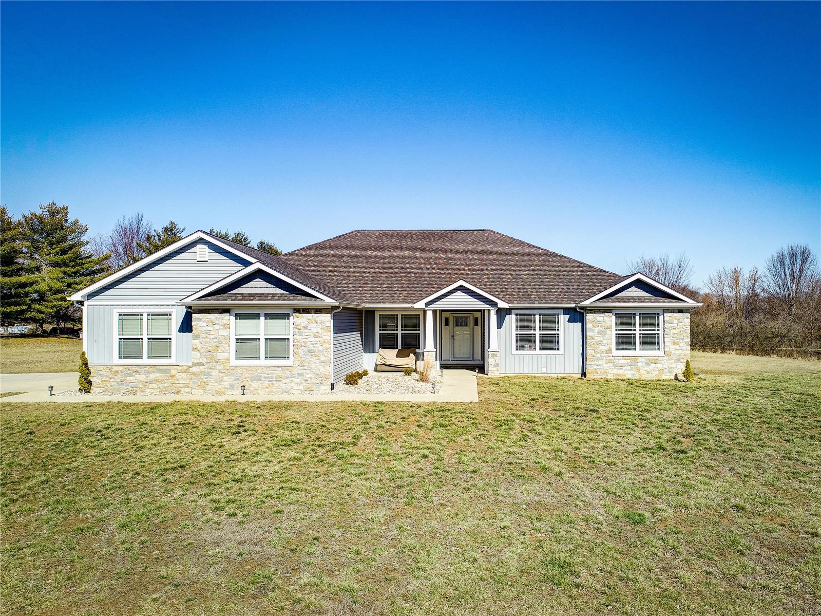 7845 Whisper Ridge Drive Waterloo, IL 62298 - Photo 2 of 43