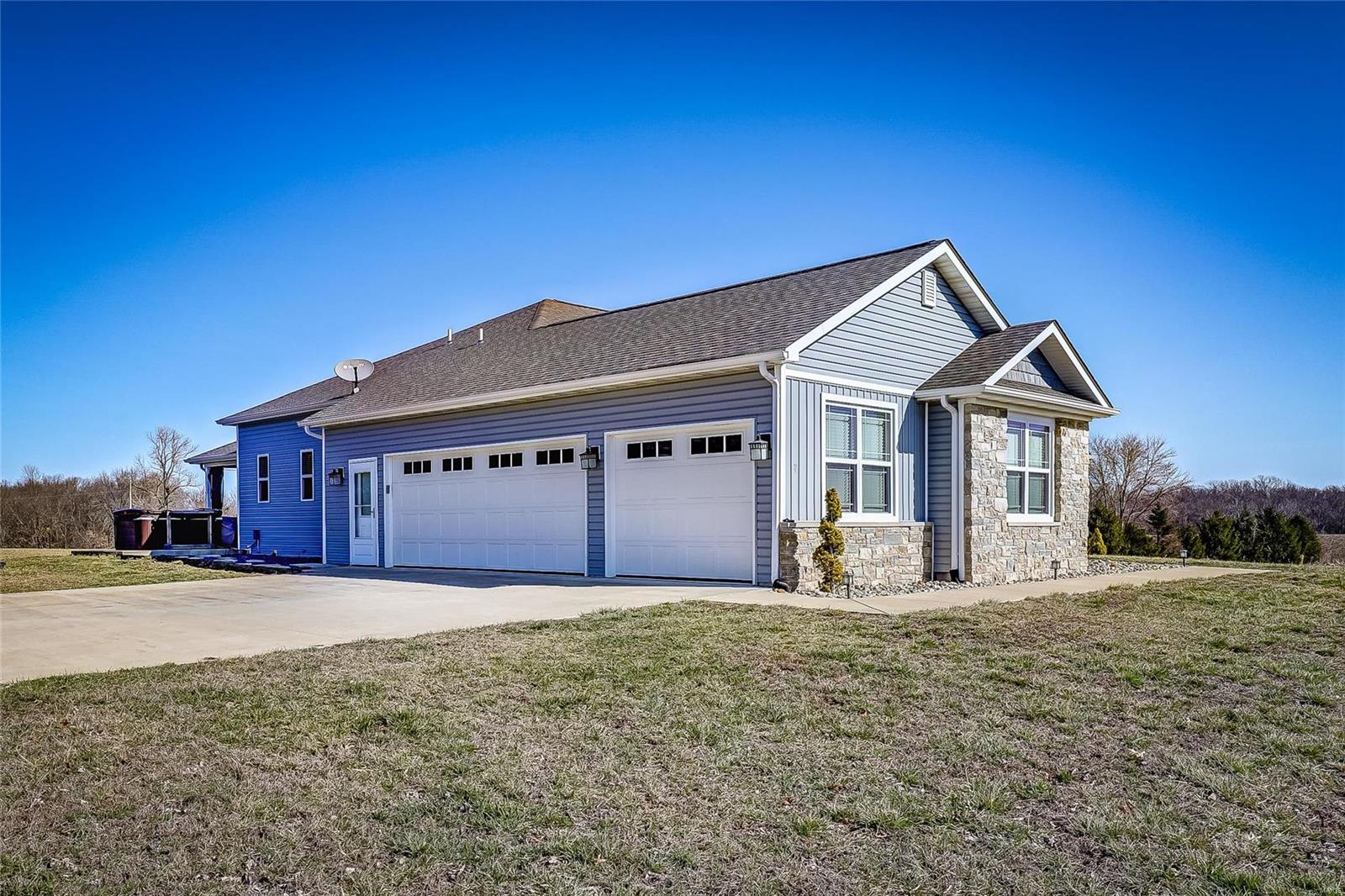 7845 Whisper Ridge Drive Waterloo, IL 62298 - Photo 4 of 43