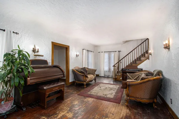 $339,000 | 601 North Kalamazoo Street, Paw Paw, MI 49079